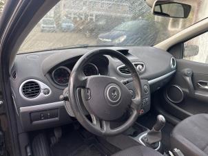 Renault Clio III 1.6 16V Schrottauto (2006, Schwarz)