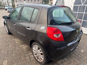 Renault Clio III 1.6 16V Schrottauto (2006, Schwarz)