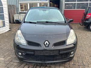 Renault Clio III 1.6 16V Schrottauto (2006, Schwarz)