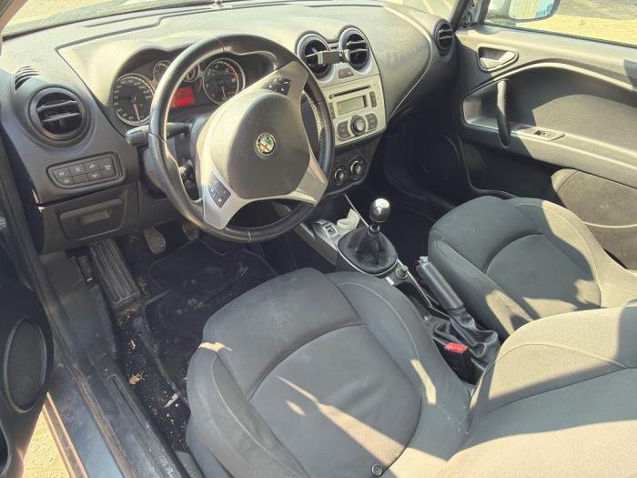 Alfa Romeo MiTo 1.3 JTDm 16V Épave (2012, Gris)
