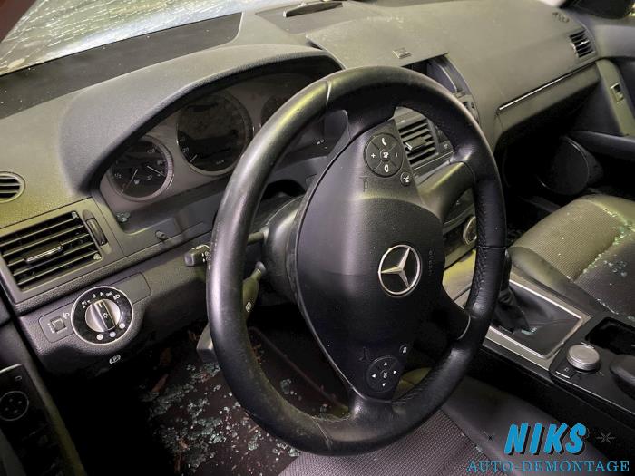 Mercedes C 1.6 C-180K 16V BlueEfficiency Samochód złomowany (2009, Szary)