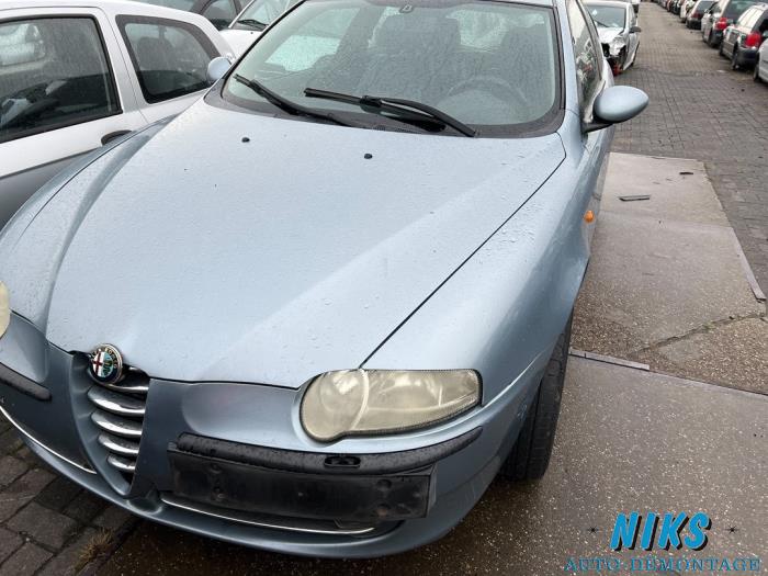 Alfa Romeo 147 1.6 Twin Spark 16V Salvage vehicle (2003, Blue)