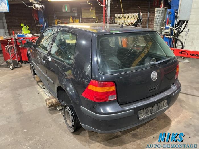 Volkswagen Golf IV 1.4 16V Salvage vehicle (1998, Black)