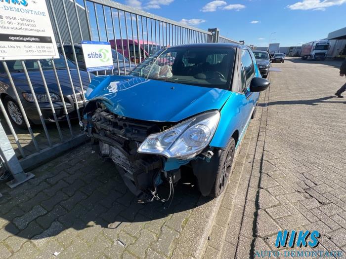 Citroen DS3 1.6 16V VTS THP 155 Épave (2012, Bleu, Noir)