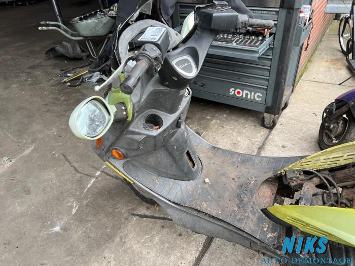 Kymco Scooter (Salvage vehicle, 2005, Granite) Niks autodemontage