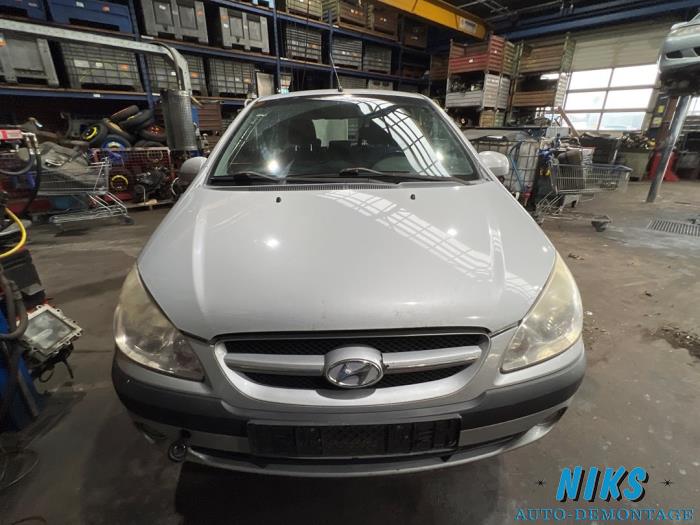 Hyundai Getz 1.4i 16V Salvage vehicle (2006, Gray)