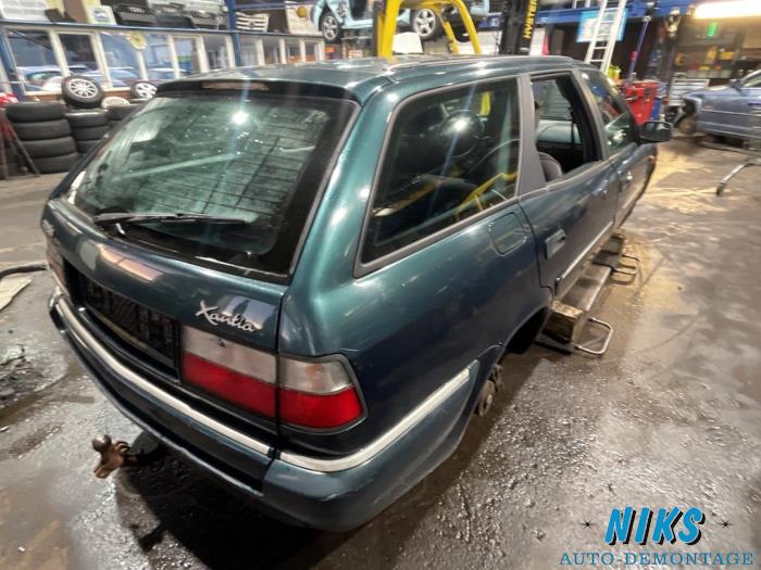 Citroen Xantia Break 1.8i 16V Salvage vehicle (2000, Green)