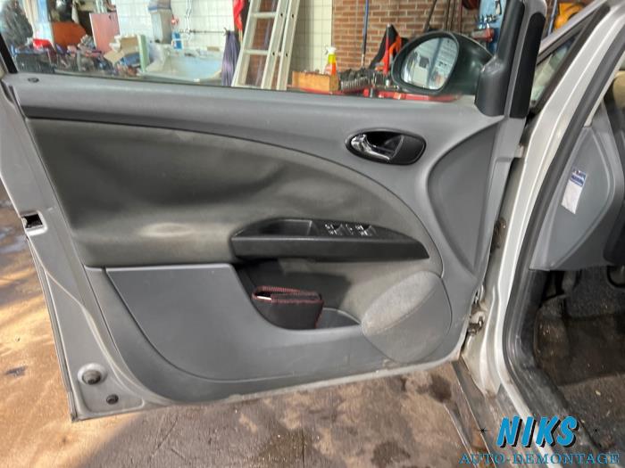 Seat Altea 2.0 FSI 16V Schrottauto (2006, Grau)