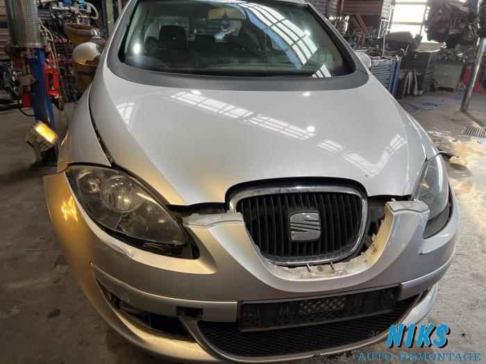 Seat Altea 2.0 FSI 16V Schrottauto (2006, Grau)