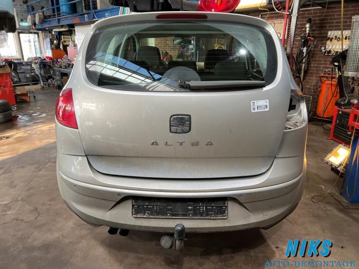 Seat Altea 2.0 FSI 16V Schrottauto (2006, Grau)