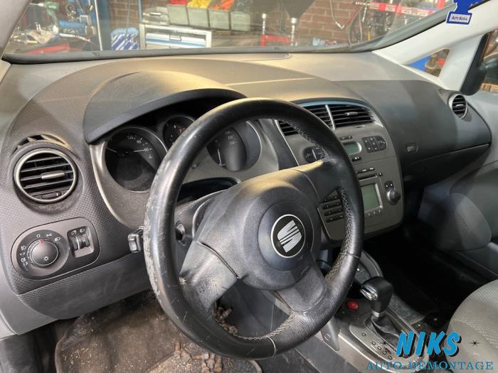 Seat Altea 2.0 FSI 16V Schrottauto (2006, Grau)