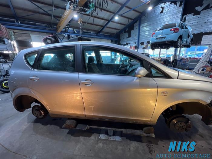 Seat Altea 2.0 FSI 16V Schrottauto (2006, Grau)