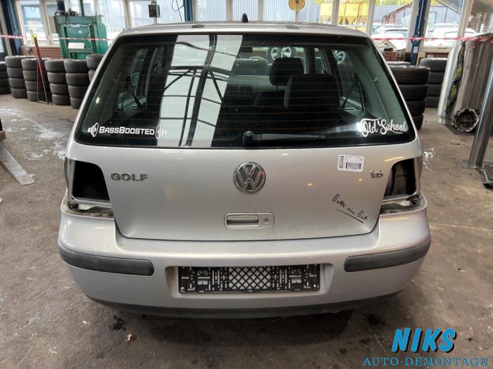 Volkswagen Golf IV 1.6 16V Épave (2000, Gris)