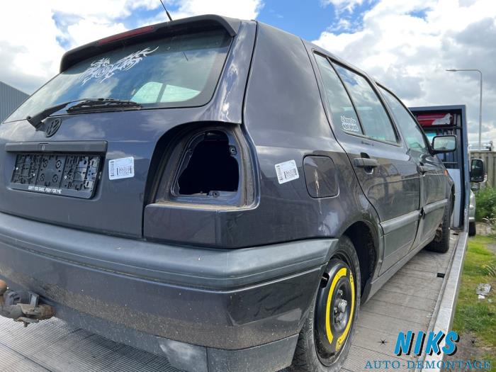 Volkswagen Golf III 1.6 i Vehículo de desguace (1995, Morado)