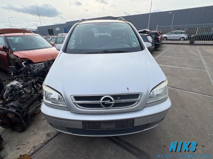 Opel Zafira 2.0 DTI 16V Vehículo de desguace (2005, Gris)