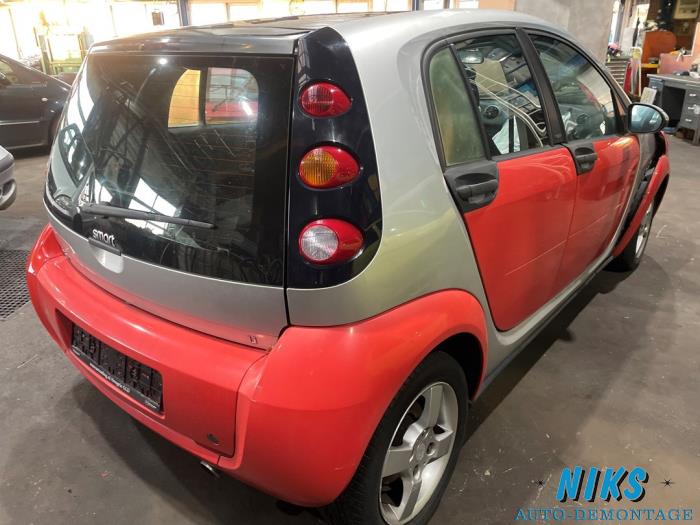 Smart Forfour 1.1 12V Schrottauto (2006, Grau, Rot)