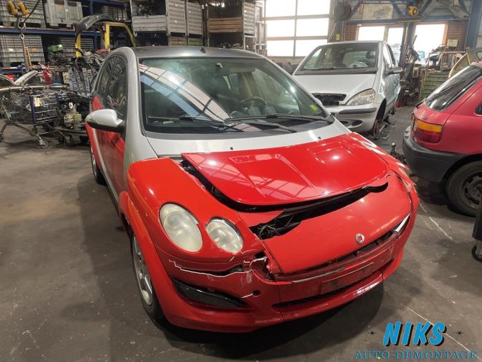 Smart Forfour 1.1 12V Schrottauto (2006, Grau, Rot)