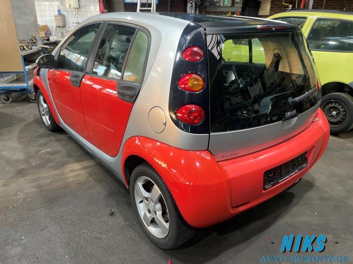 Smart Forfour 1.1 12V Schrottauto (2006, Grau, Rot)