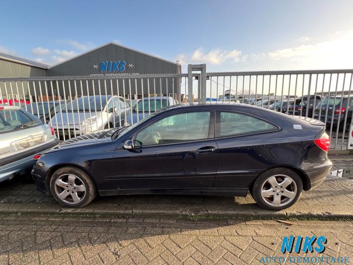 Mercedes C Sportcoupé 1.8 C-180K 16V Skrotfordon (2003, BLAUW)