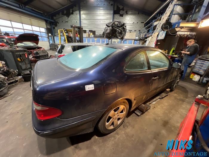 Mercedes CLK 2.0 200K Evo 16V Épave (2001, Bleu)