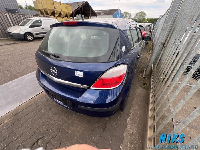 Opel Astra H 1.8 16V Skrotfordon (2005, BLAUW)