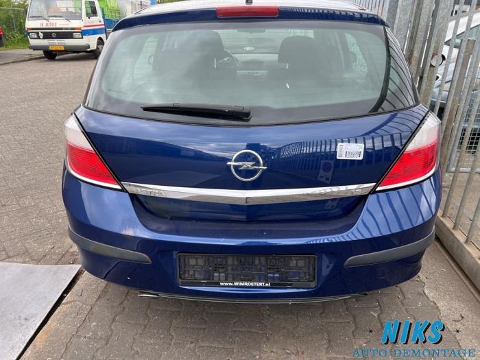 Opel Astra H 1.8 16V Skrotfordon (2005, BLAUW)