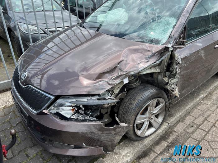 Skoda Fabia III 1.2 TSI 16V Samochód złomowany (2015, Brazowy)