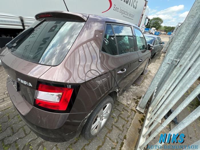 Skoda Fabia III 1.2 TSI 16V Samochód złomowany (2015, Brazowy)