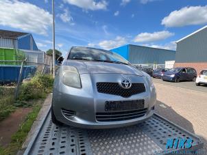Toyota Yaris II 1.3 16V VVT-i  (Skrot)