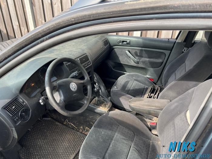 Volkswagen Golf IV Variant 1.9 TDI 100 Schrottauto (2003, Blau)