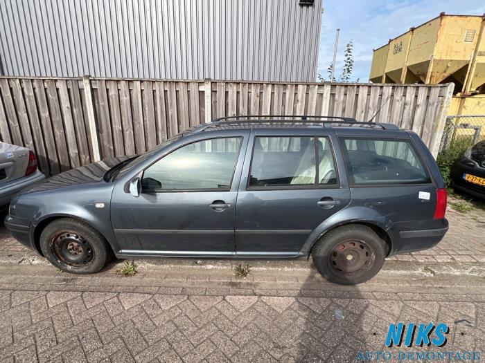 Volkswagen Golf IV Variant 1.9 TDI 100 Schrottauto (2003, Blau)