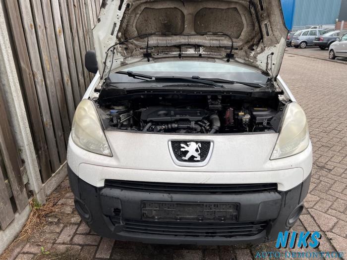 Peugeot Partner 1.6 HDI 90 Vehículo de desguace (2012, Blanco)