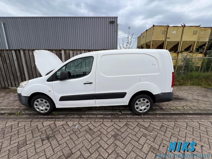 Peugeot Partner 1.6 HDI 90 Vehículo de desguace (2012, Blanco)
