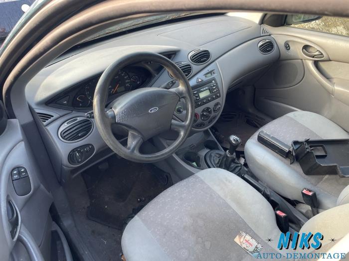 Ford Focus 1 Wagon 1.6 16V Salvage vehicle (2002, Green)