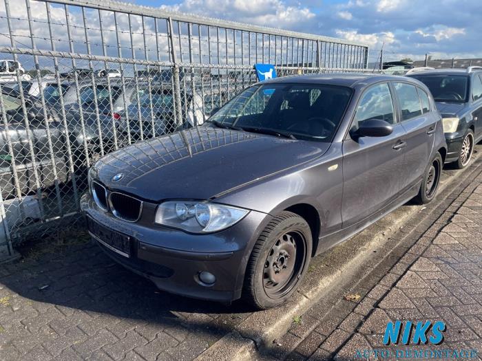 BMW 1 serie 116i 1.6 16V Épave (2005, Bleu)
