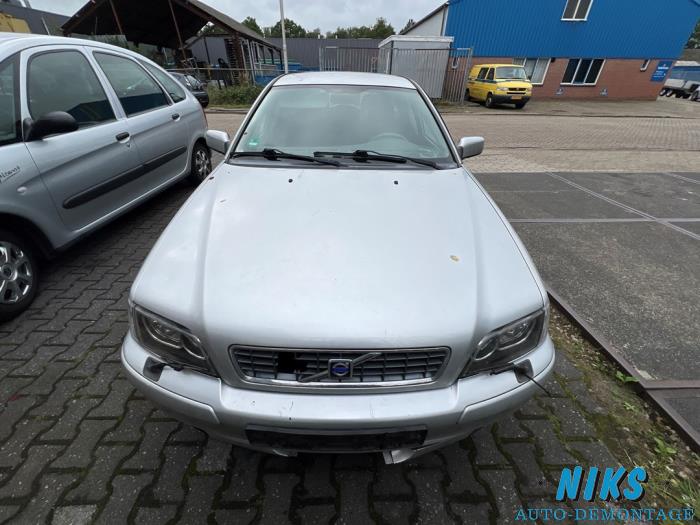 Volvo V40 2.0 16V Vehículo de desguace (2004, Gris)