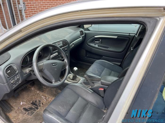 Volvo V40 2.0 16V Vehículo de desguace (2004, Gris)