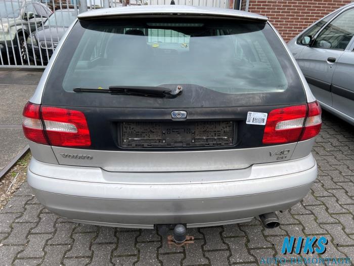 Volvo V40 2.0 16V Vehículo de desguace (2004, Gris)