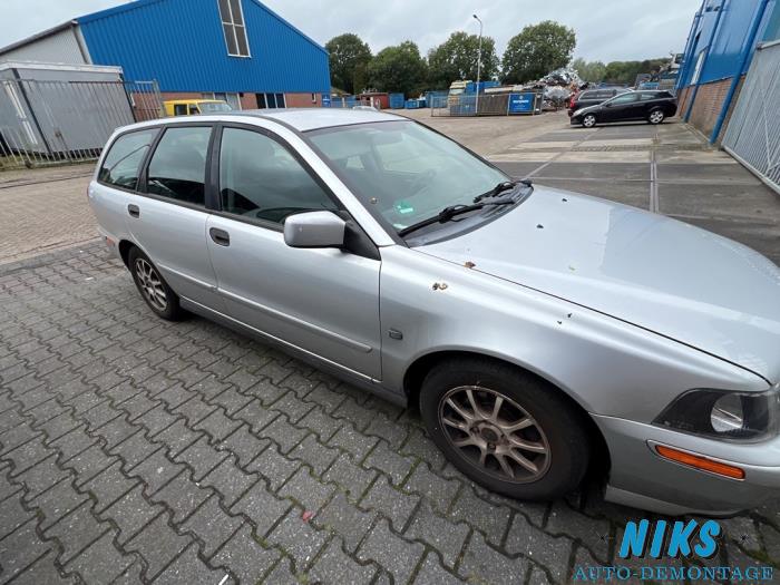 Volvo V40 2.0 16V Vehículo de desguace (2004, Gris)