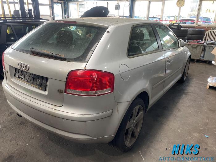 Audi A3 1.6 Épave (2003, Gris)