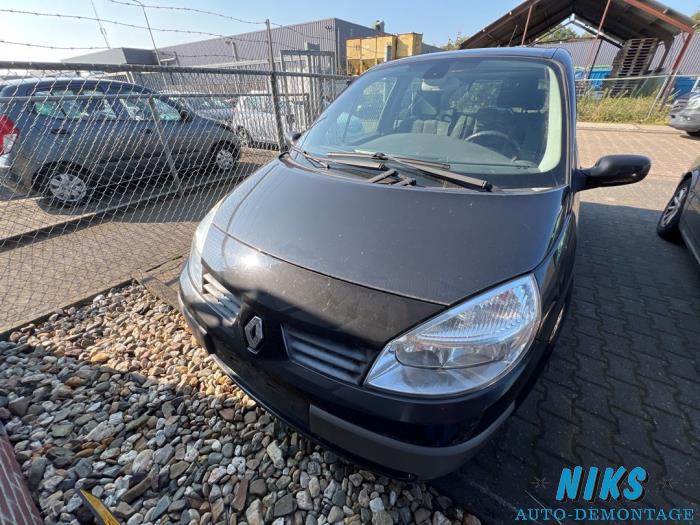 Renault Scénic II 1.6 16V Skrotfordon (2003, ZWART)