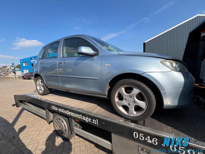 Mazda 2 1.4 16V Skrotfordon (2008, BLAUW)