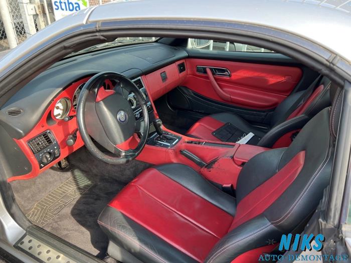 Mercedes SLK 2.3 230 K 16V Skadat fordon (1998, GRIJS)