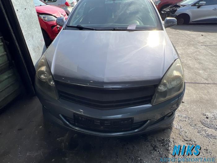 Opel Astra H GTC 1.6 16V Twinport Skrotfordon (2005, GRIJS)