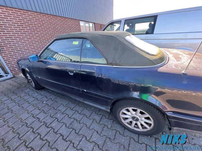 Audi Cabrio 2.3 E Voiture accidentée (1991, Bleu)
