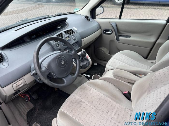 Renault Scénic II 2.0 16V Schrottauto (2005, Blau)