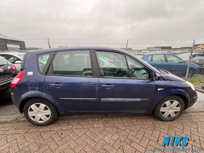 Renault Scénic II 2.0 16V Schrottauto (2005, Blau)