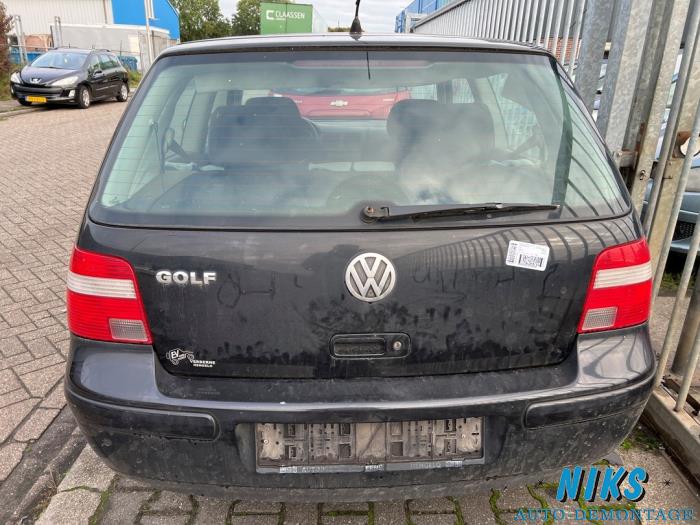 Volkswagen Golf IV 1.6 16V Skrotfordon (2003, ZWART)