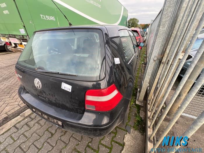 Volkswagen Golf IV 1.6 16V Skrotfordon (2003, ZWART)