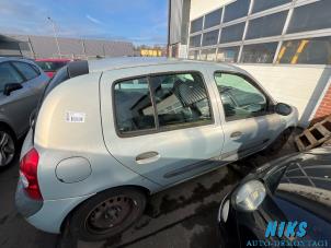 Renault Clio II 1.2 16V  (Épave)